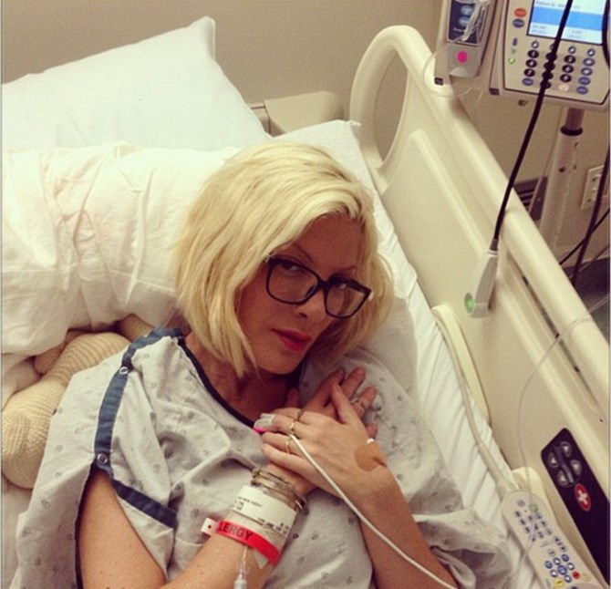 Η Tori Spelling στο νοσοκομείο ύστερα από νευρικό κλονισμό