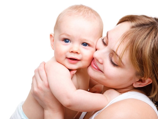 5 βήματα για να «δεθείτε» με το μωρό σας!