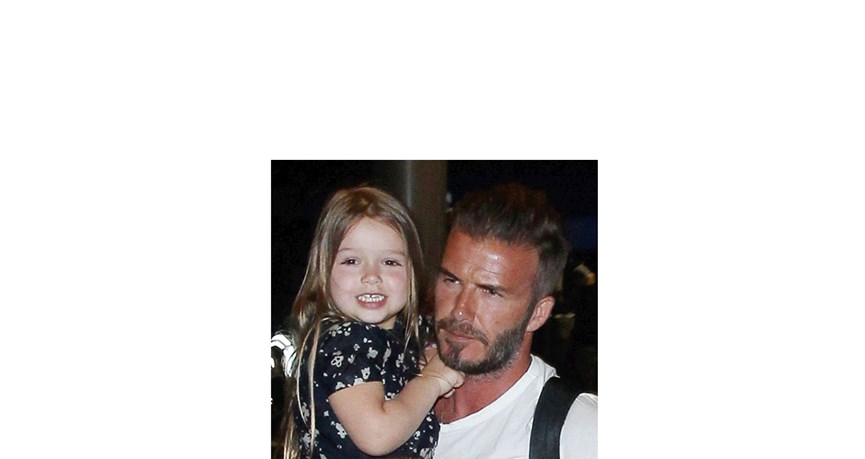 David Beckham: Αγκαλιά με την Harper στο αεροδρόμιο